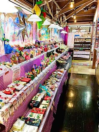 スイーツギフトコーナー店内奥より2019.11