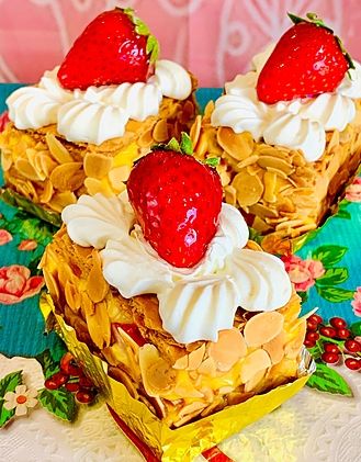 苺のミルフィーユ☆ナポレオンパイ静岡“紅ほっぺ苺”と“ミルフｨーユパイ”のケーキ。