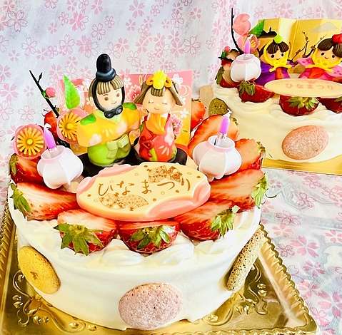 お雛様飾りのひな祭り苺ケーキ2016